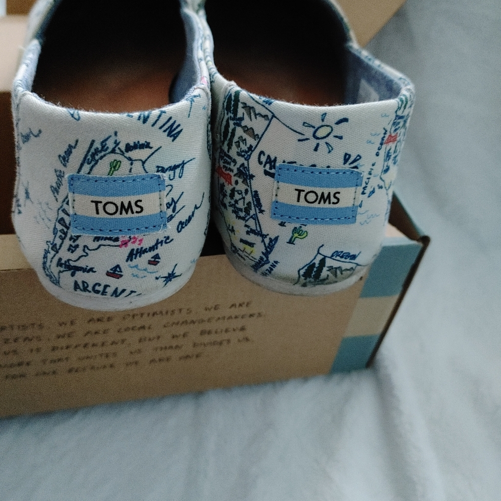 Another fun pair of Toms Road Trip - Picture 3 of 5